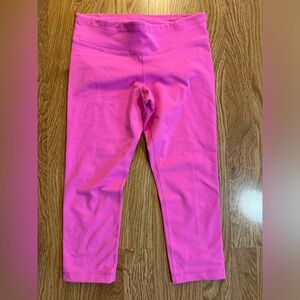 Under Armour women’s small pink cropped leggings